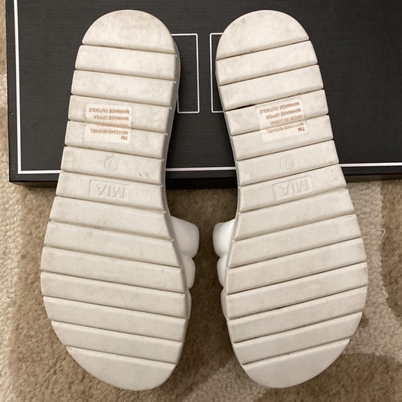 Mia Mishel Size 7 Slide On Shoes - Picture 5 of 6